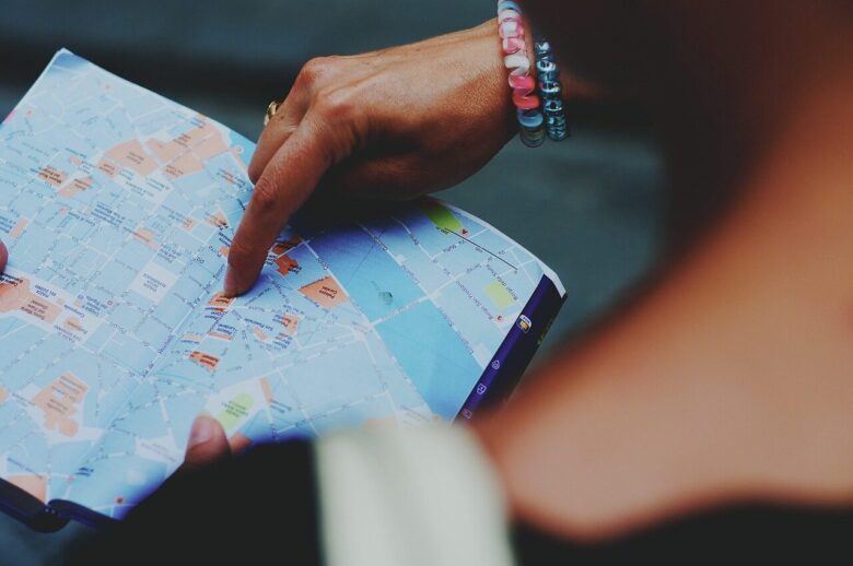 map, tourism, lost, direction, guide, tourist guide, travel, traveler, world, world map, holiday, paper, view, planning, details, style, woman, europe